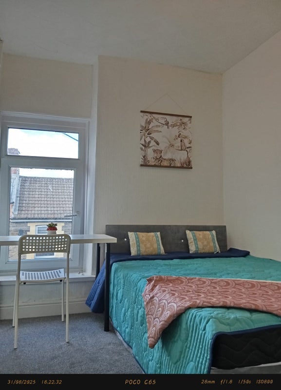 Room Rickards Street in Pontypridd