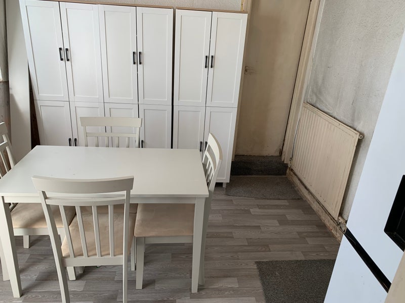 Room Rickards Street in Pontypridd