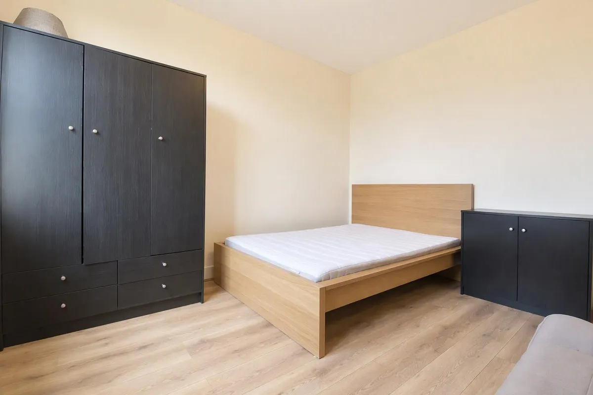 Flat Caxton Road in Greater London