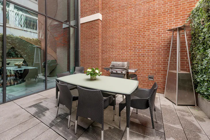 Flat Manresa Road in Greater London