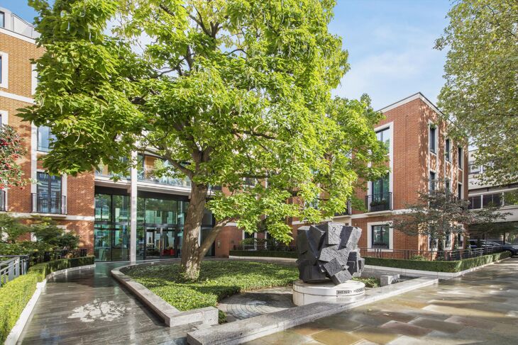 Flat Manresa Road in Greater London
