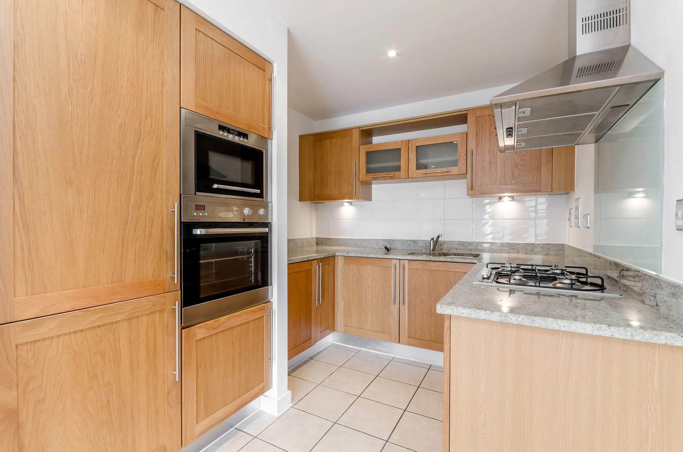 Flat Whitelands Crescent in Greater London