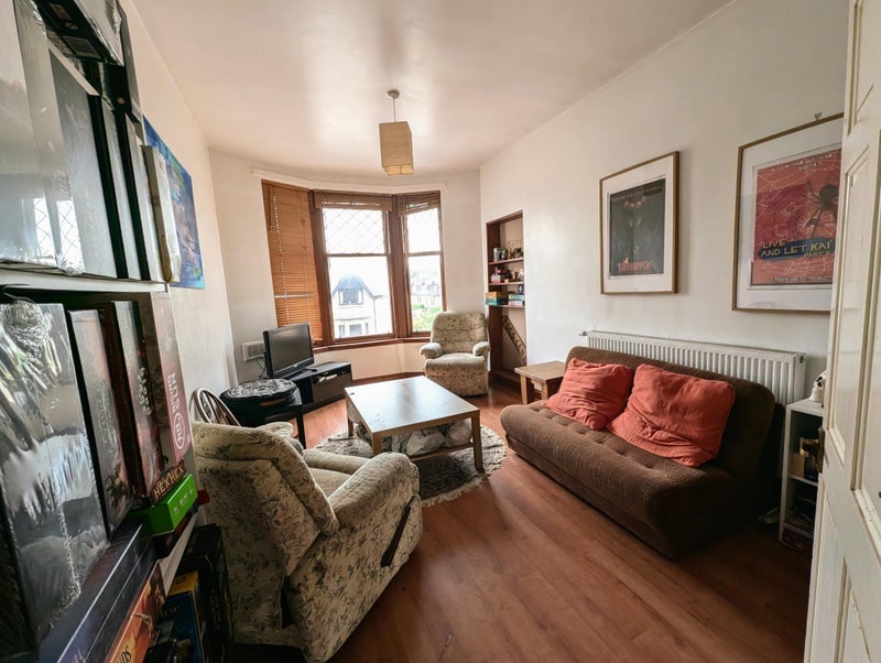 Room Dumbarton Road in Glasgow