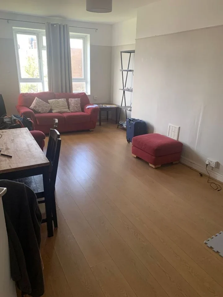 Flat Wickham Road in Greater London