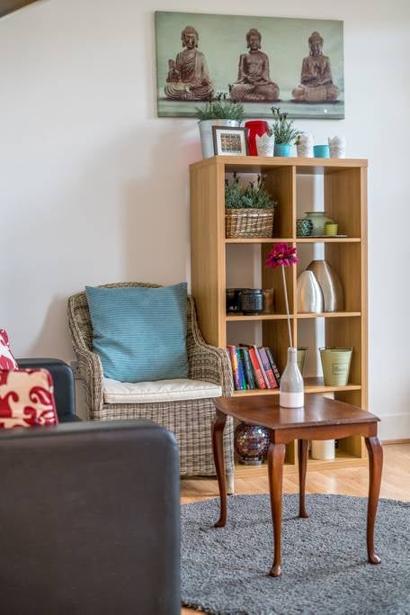 Flat Narford Road in Greater London