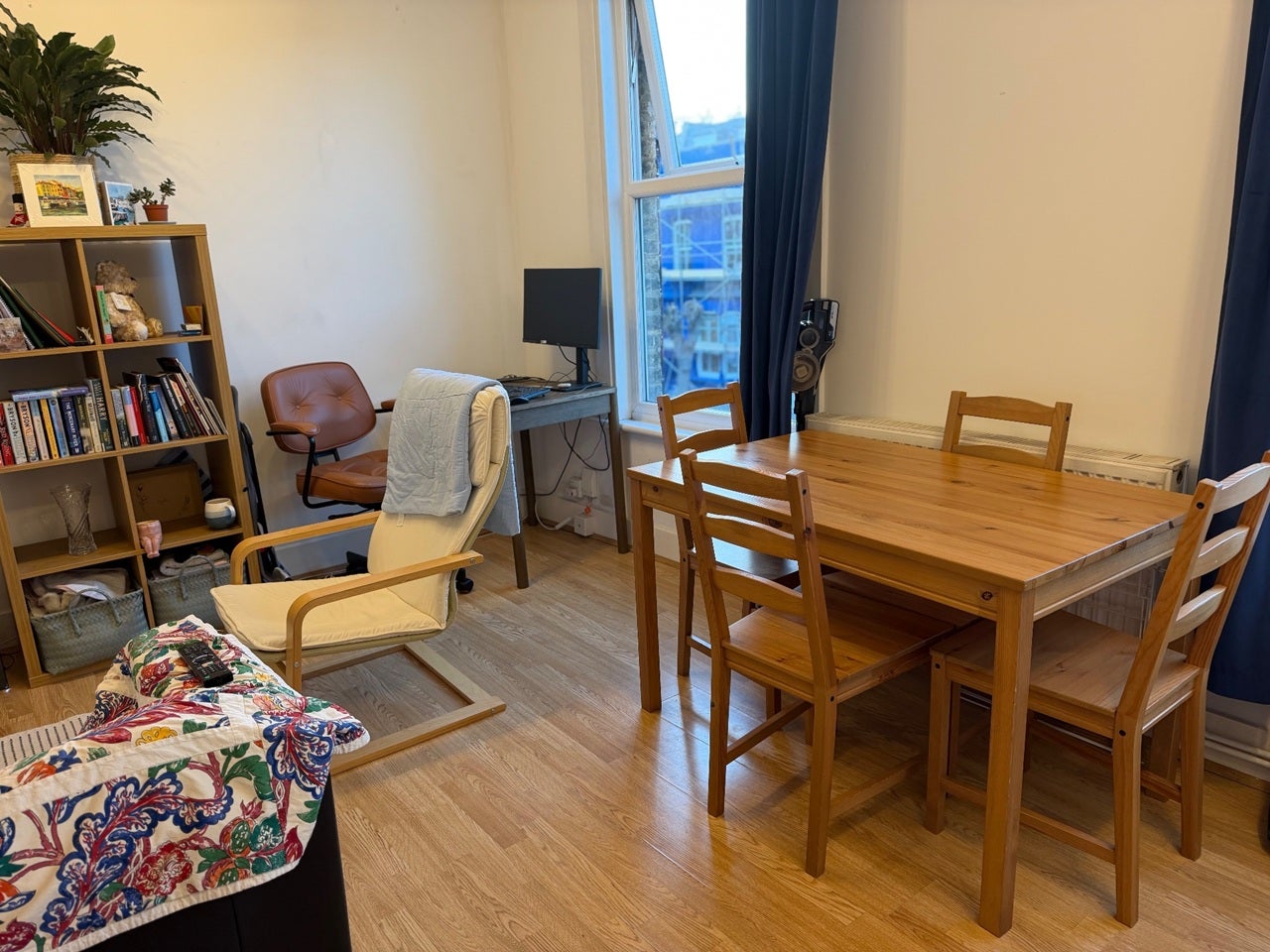 Flat Narford Road in Greater London