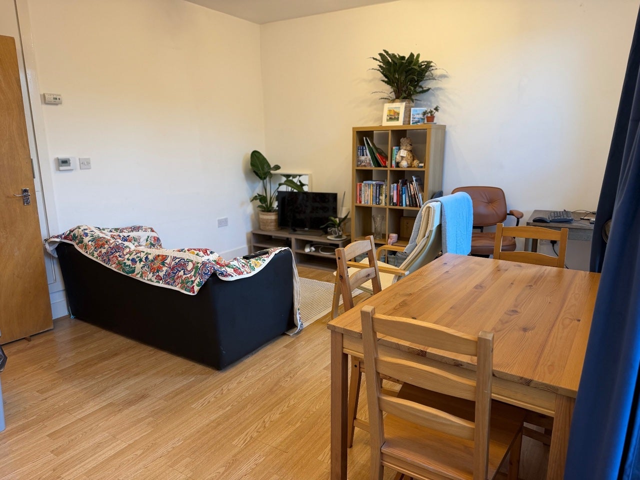 Flat Narford Road in Greater London
