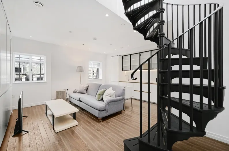 Flat Margaret Street in City of Westminster