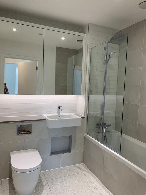 Flat Needell Road in Greater London