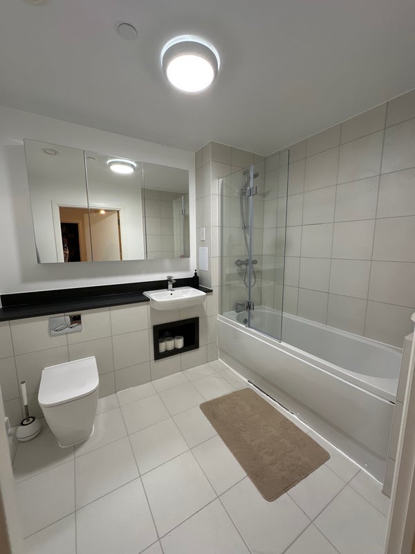 Room Sharratt Street in Greater London