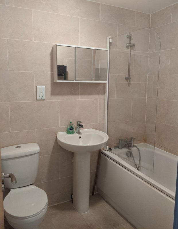 Flat Coldharbour Lane in Greater London