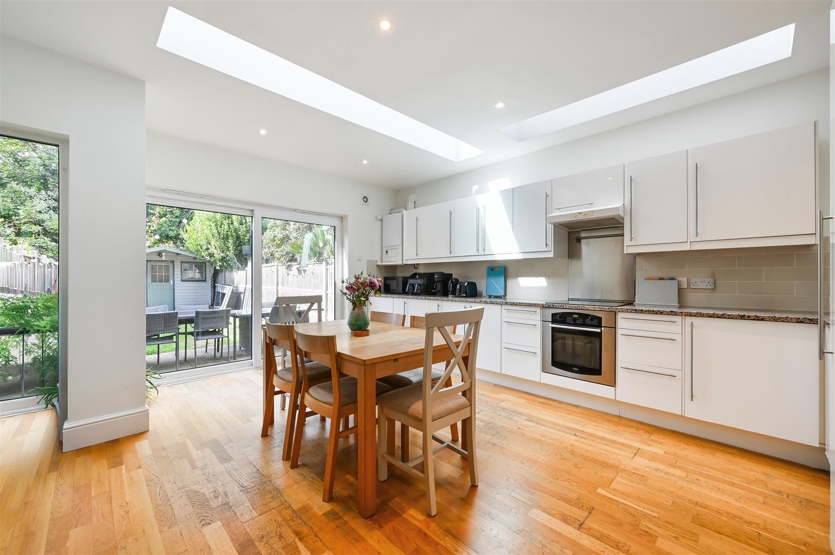 House Quicks Road in Greater London