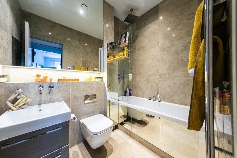 Flat Bolingbroke Grove in Greater London