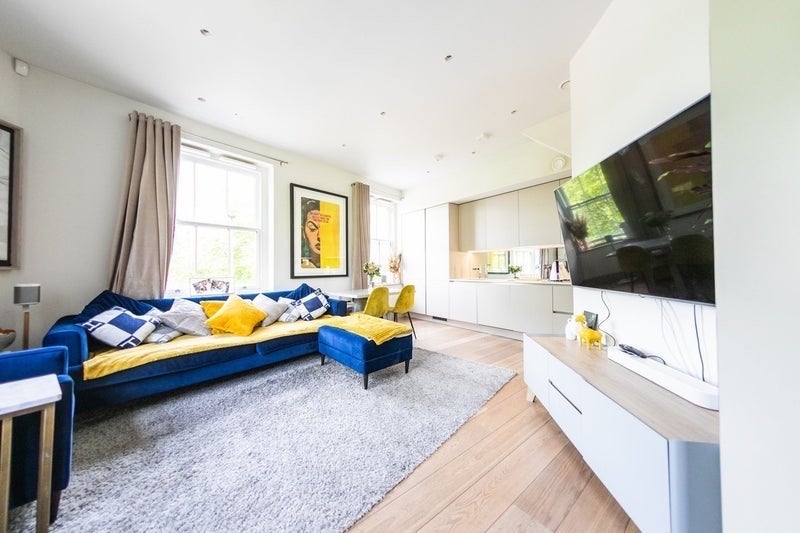 Flat Bolingbroke Grove in Greater London