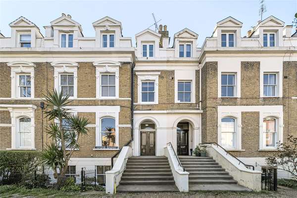 Flat Manor Road in Greater London