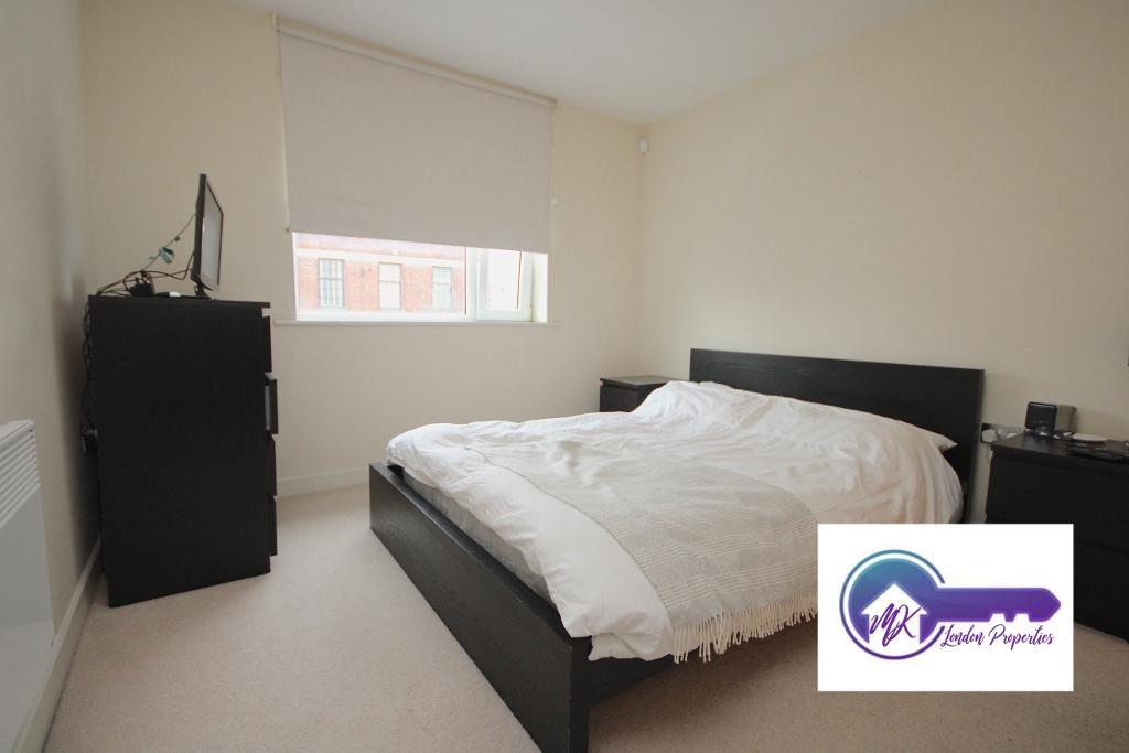 Flat Basire Street in Greater London