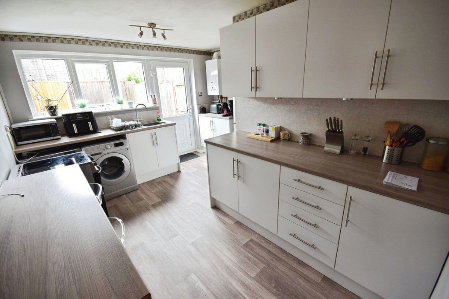 Flat Bexhill Grove in Stoke-on-Trent