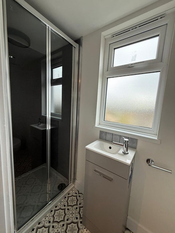 Room Douglas Road in Maidstone