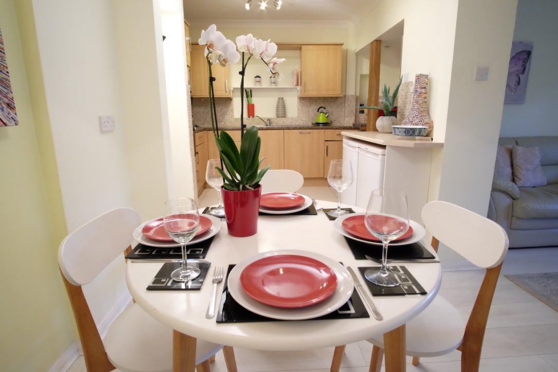 Room Leach Road in Aylesbury