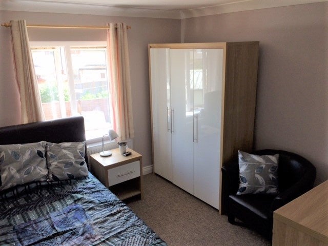 Room Leach Road in Aylesbury