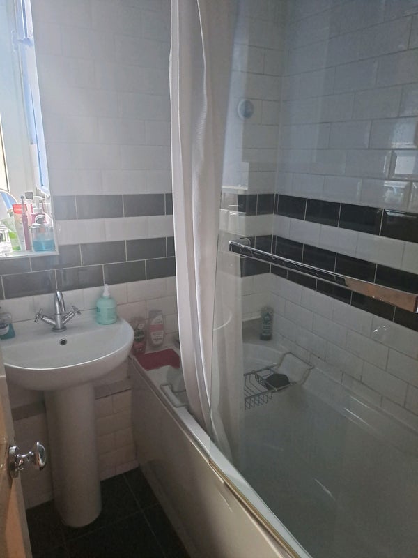 Room Cyrus Street in Greater London