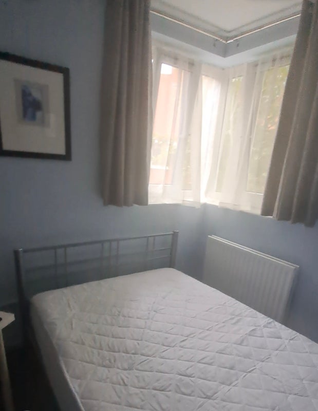 Room Cyrus Street in Greater London