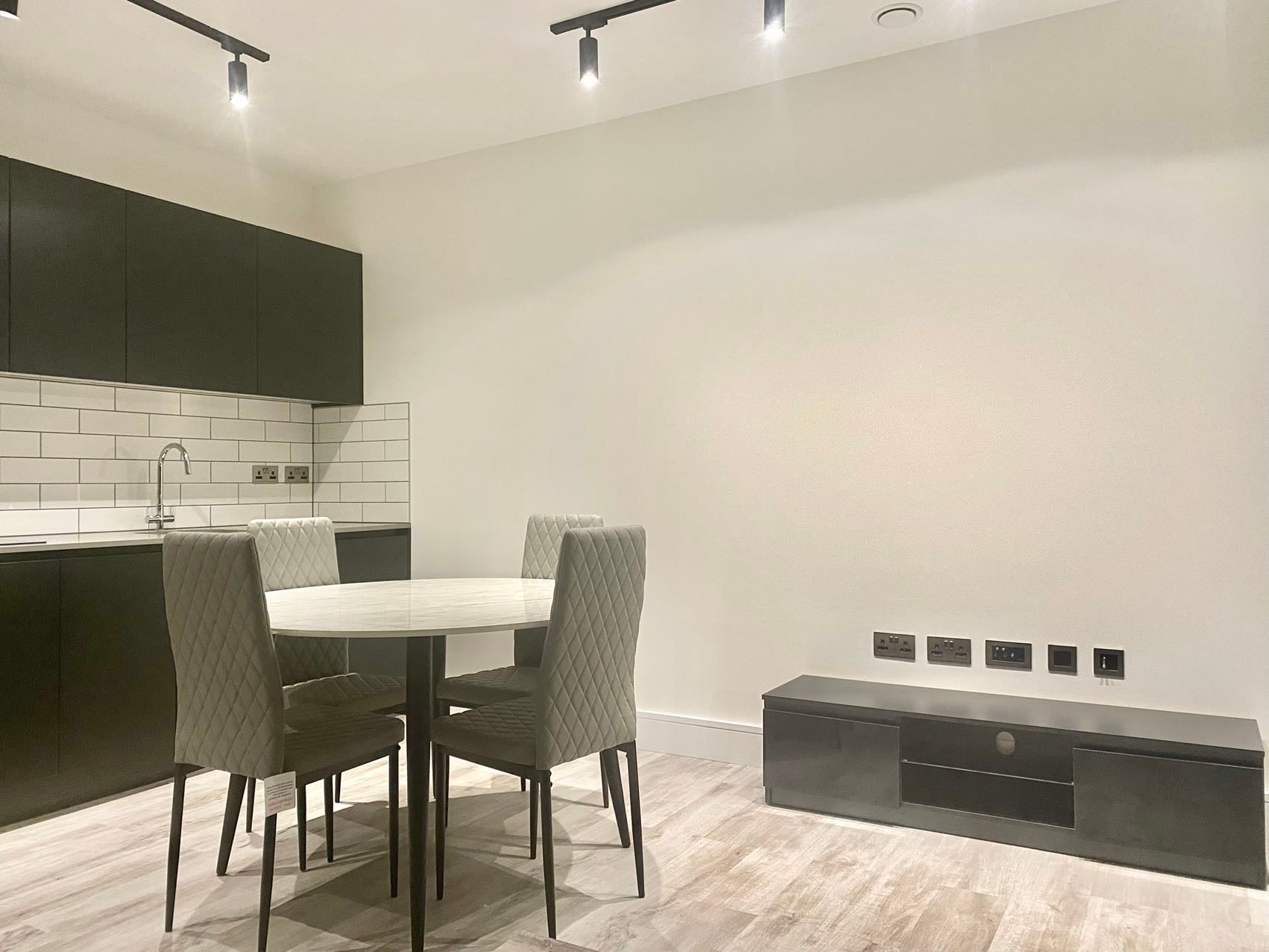 Flat Portal Way in Greater London