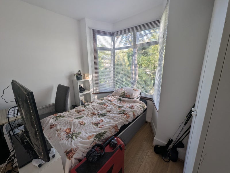 Room Grovelands Road in Greater London