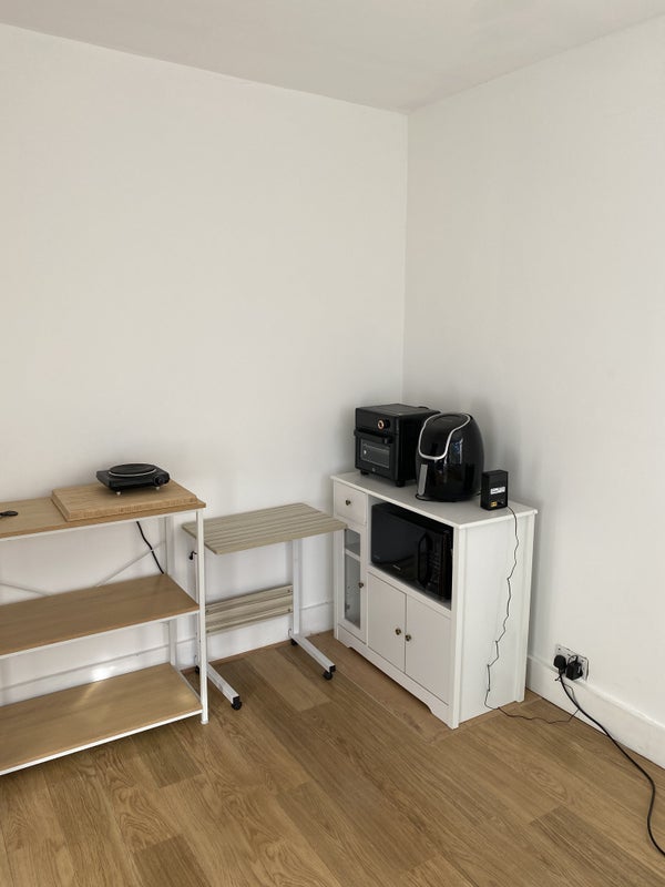 Room Grovelands Road in Greater London