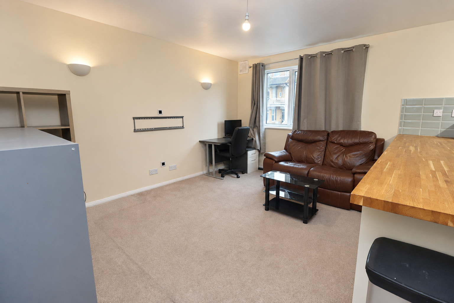 Flat Cuthbert Road in Thanet