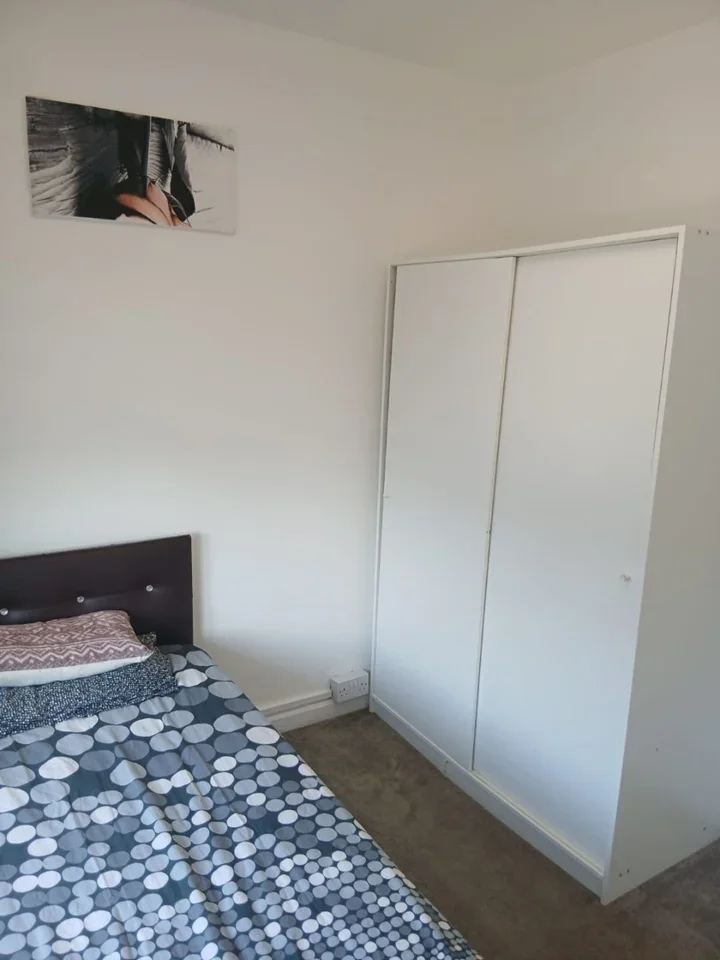 Room Green Lane in Greater London
