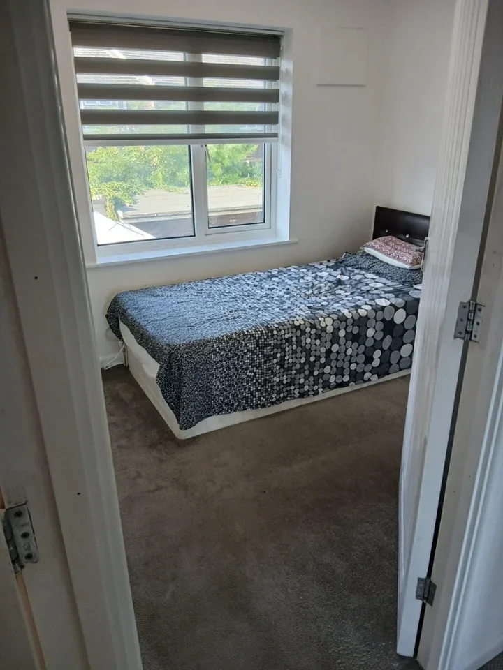 Room Green Lane in Greater London