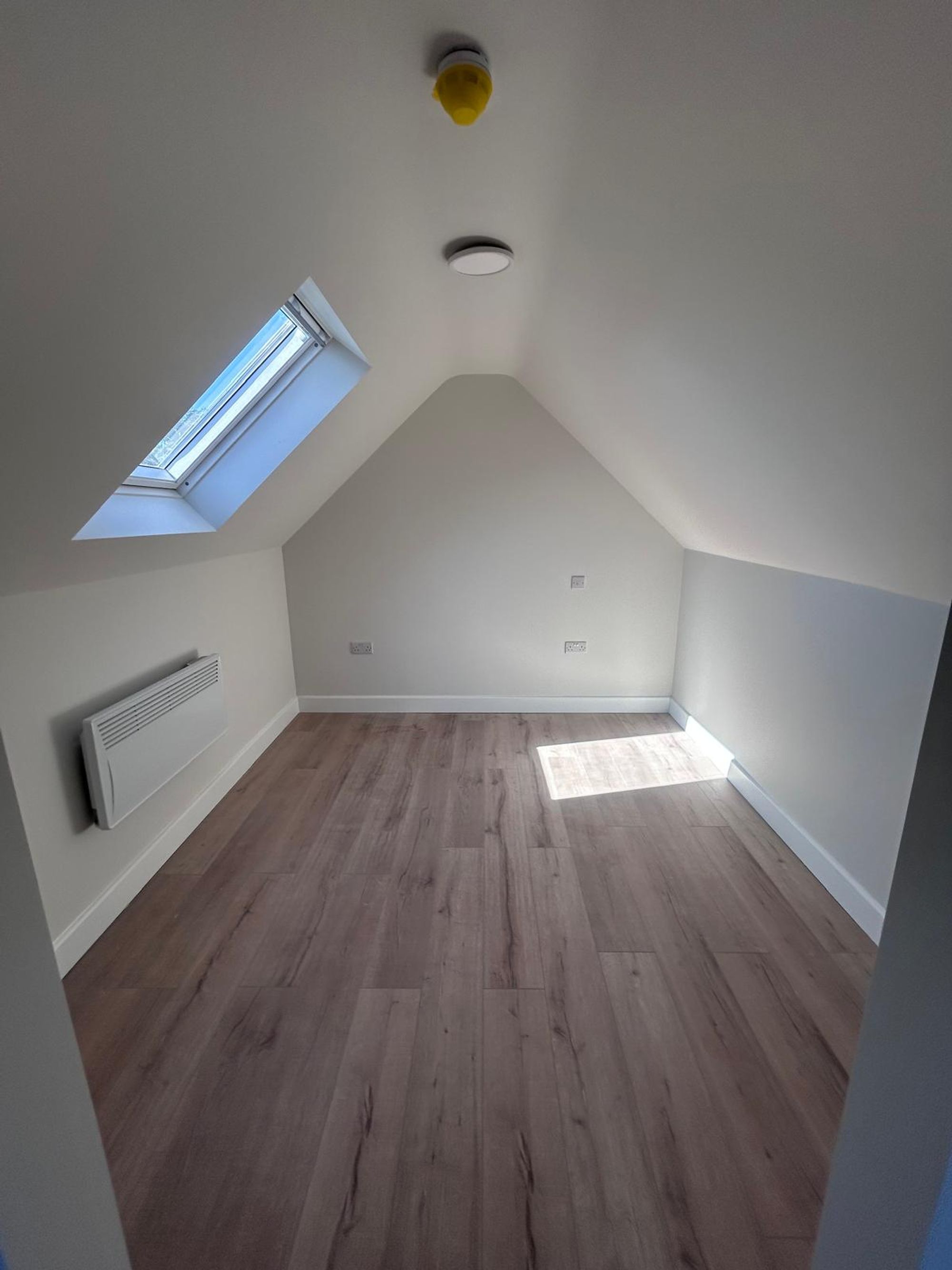 Room Nimrod Road in Greater London
