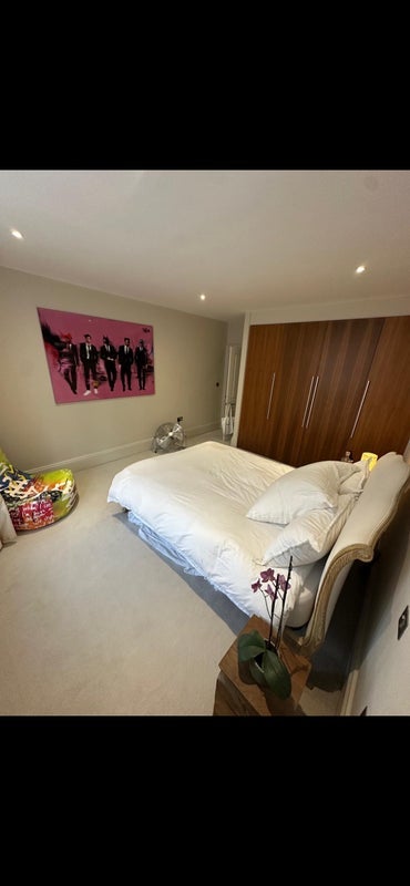 Room Queensway in City of Westminster