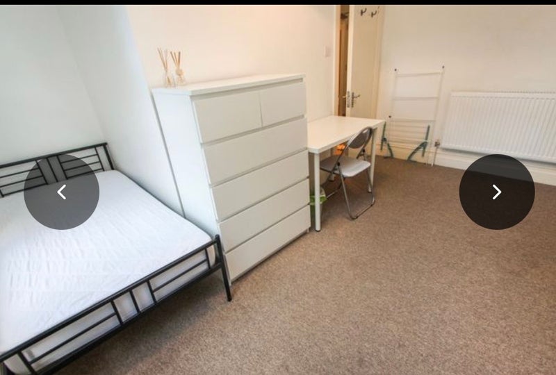Room Hawkwood Road in Bournemouth