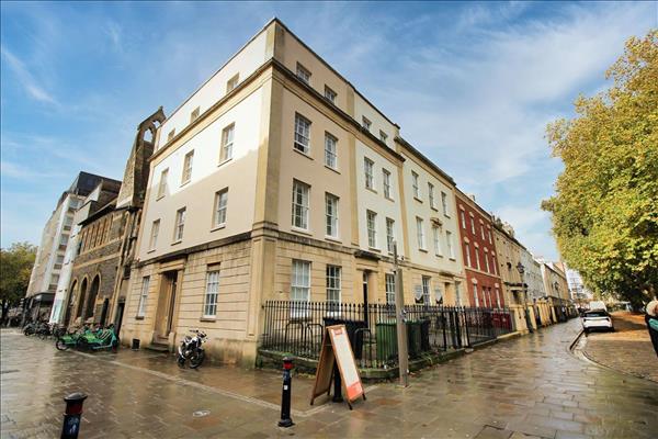 House Queen Square in Bristol