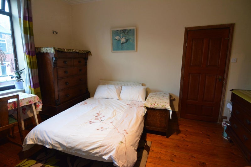 Room Whingate Green in Leeds