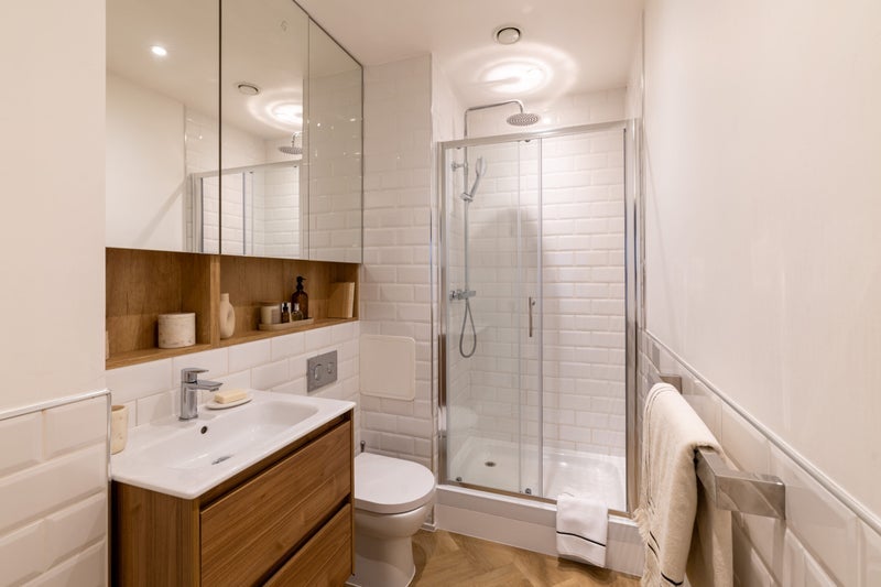Flat Draycott Avenue in Greater London