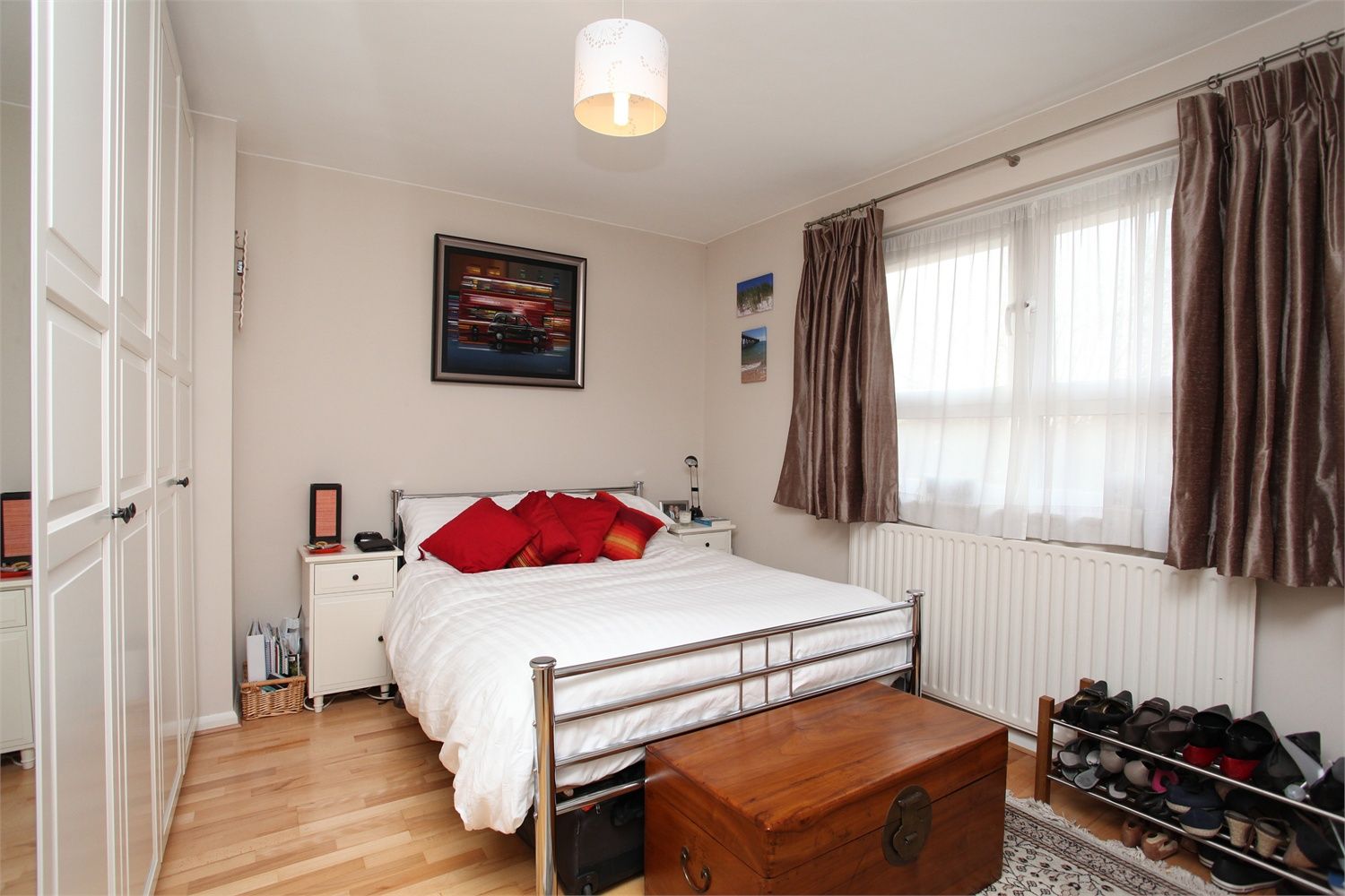 Flat Ashchurch Grove in Greater London