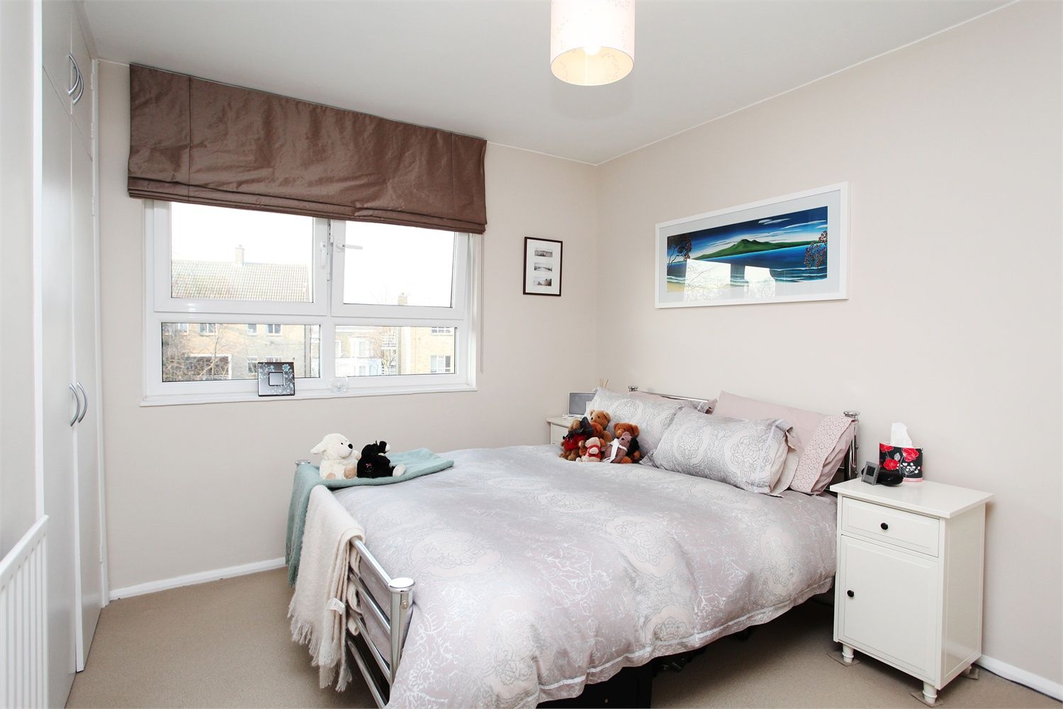 Flat Ashchurch Grove in Greater London