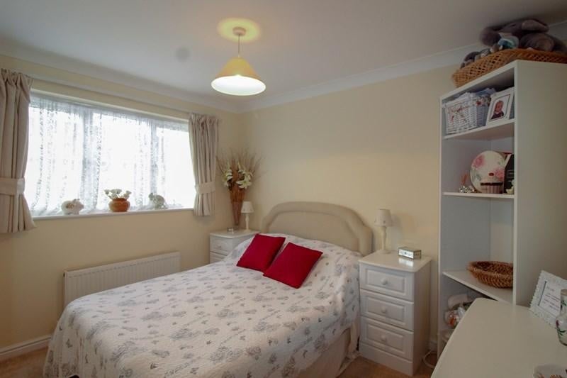 House Darlands Drive in Greater London