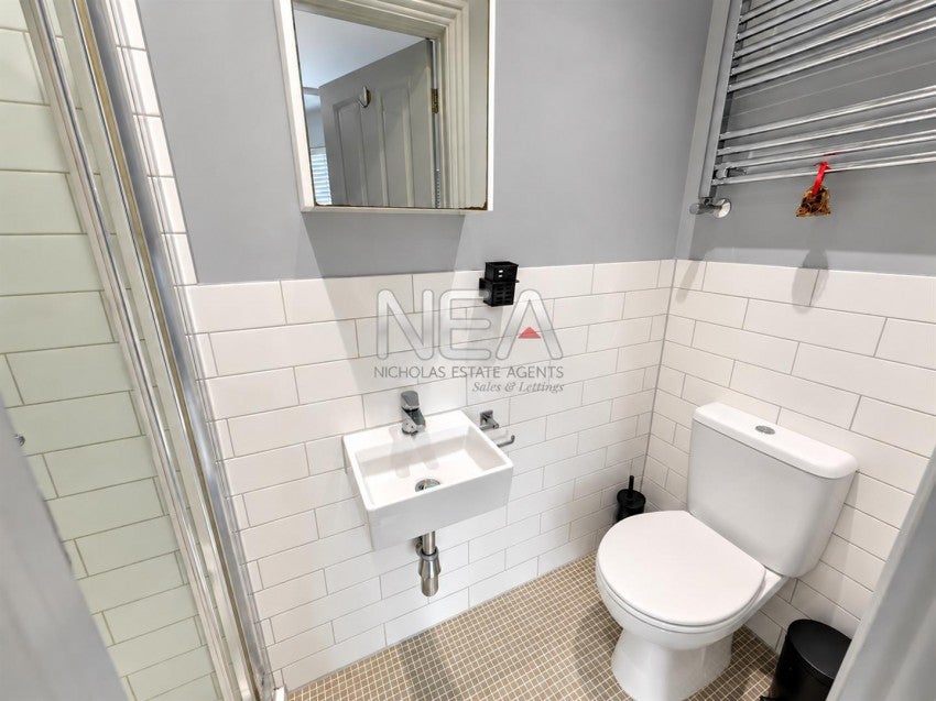 Room Vastern Road in Reading
