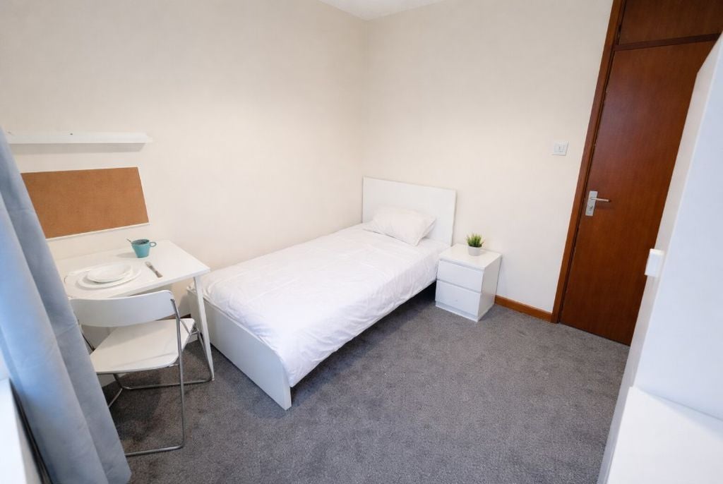 Flat Freemantle Road in Gosport