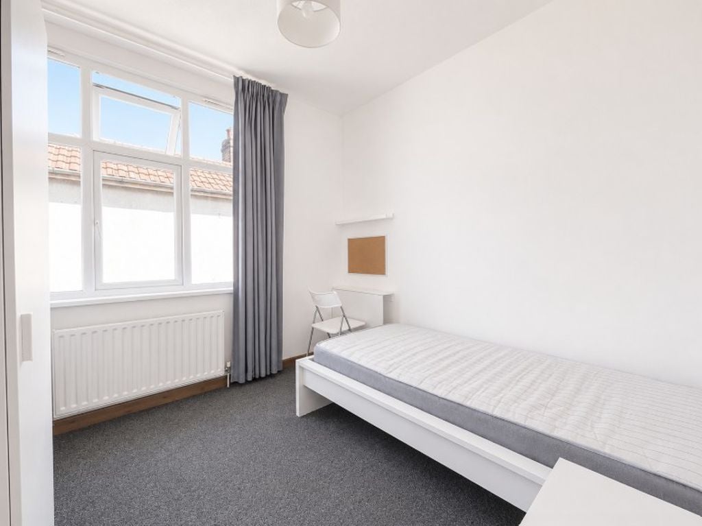 Flat Freemantle Road in Gosport