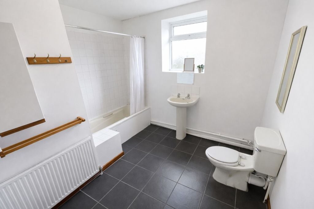 Flat Freemantle Road in Gosport