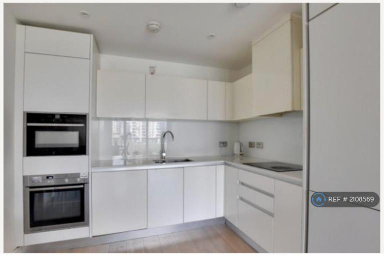 Flat Tizzard Grove in Greater London
