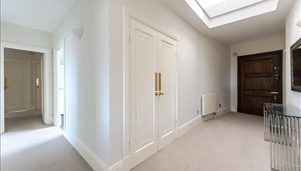 Flat Newcourt Street in City of Westminster