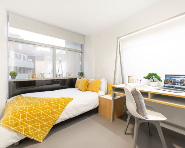 Room Aston Street in Birmingham