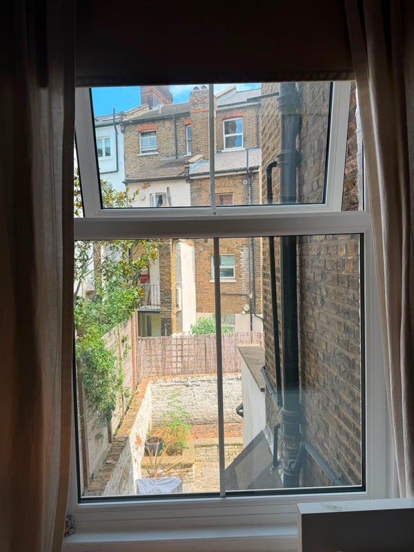 Room Meath Street in Greater London