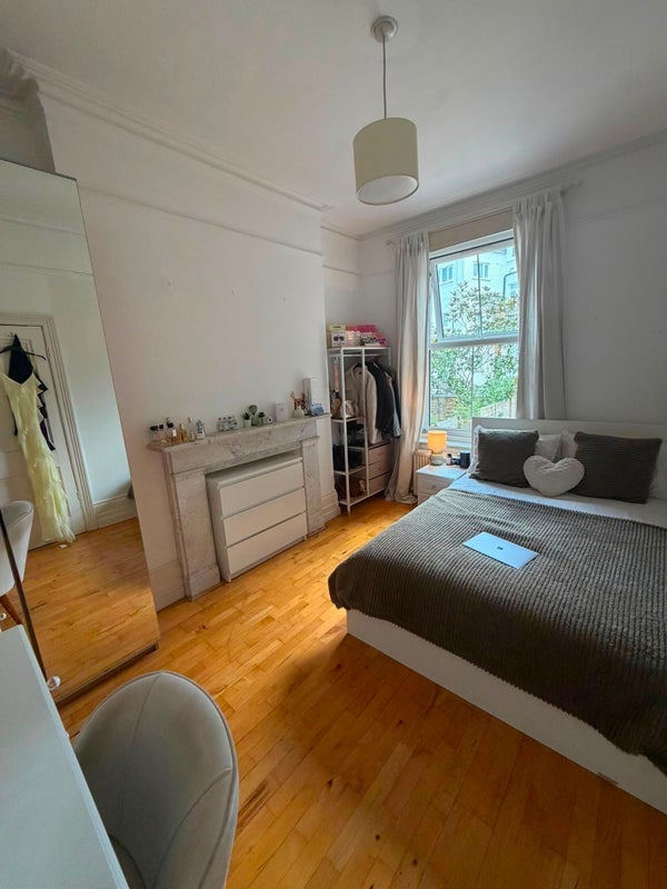 Room Meath Street in Greater London